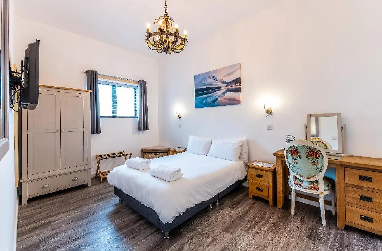 Lionheart Large Luxury Lodge - Sleeps 10- Dog Friendly,Near Sherwood Forest At Fairview Farm Nottingham Great For Family Gatherings ,Groups ,Parties Feriehus